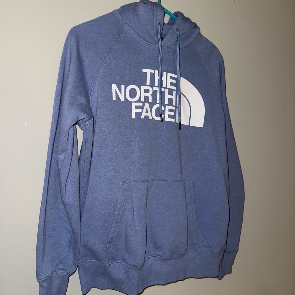 Women’s Blue North Face Hoodie 🫐